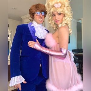 Austin Powers costume with three piece suit, lace cuffs and jabot and wig